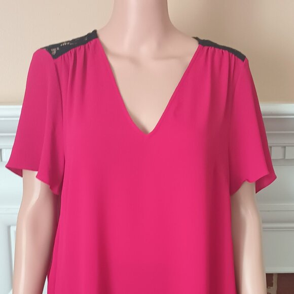 Michael Kors Pleated Back Blouse L Magenta with Black Lace Yoke Short Sleeve Top - Picture 7 of 12